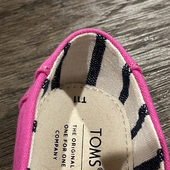 Pink Toms - Picture 5 of 5